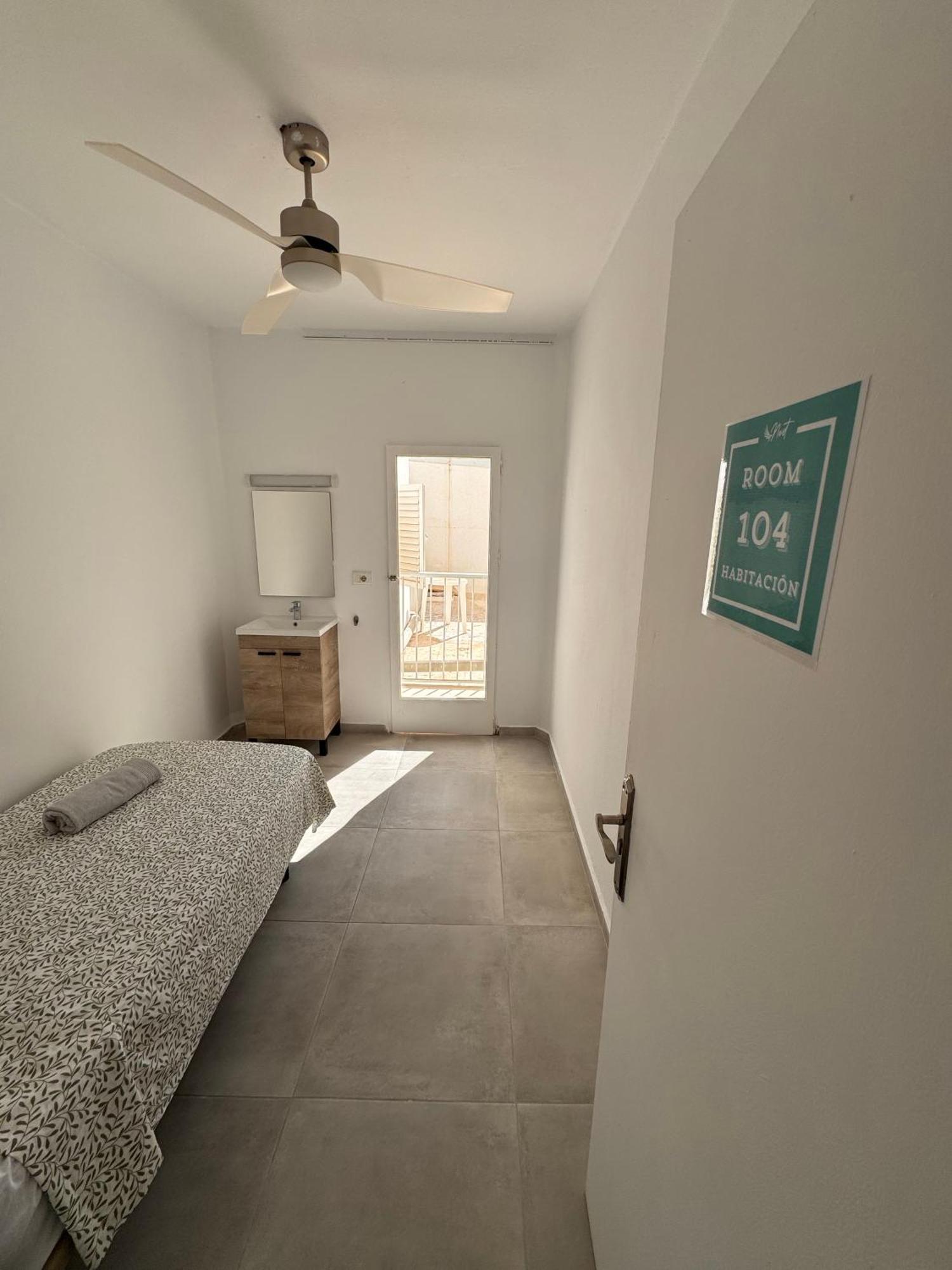 Hostal Cisne Hotel San Antonio  Bagian luar foto